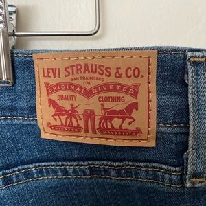 Women’s Levi’s 311 shaping skinny